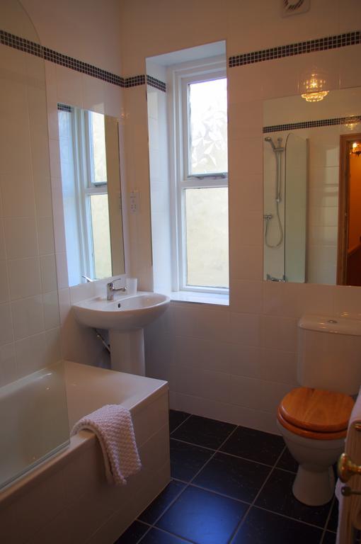 Crown House Suites Halifax Bilik gambar